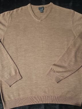 H&M Men's V-Neck Sweater in Camel Brown